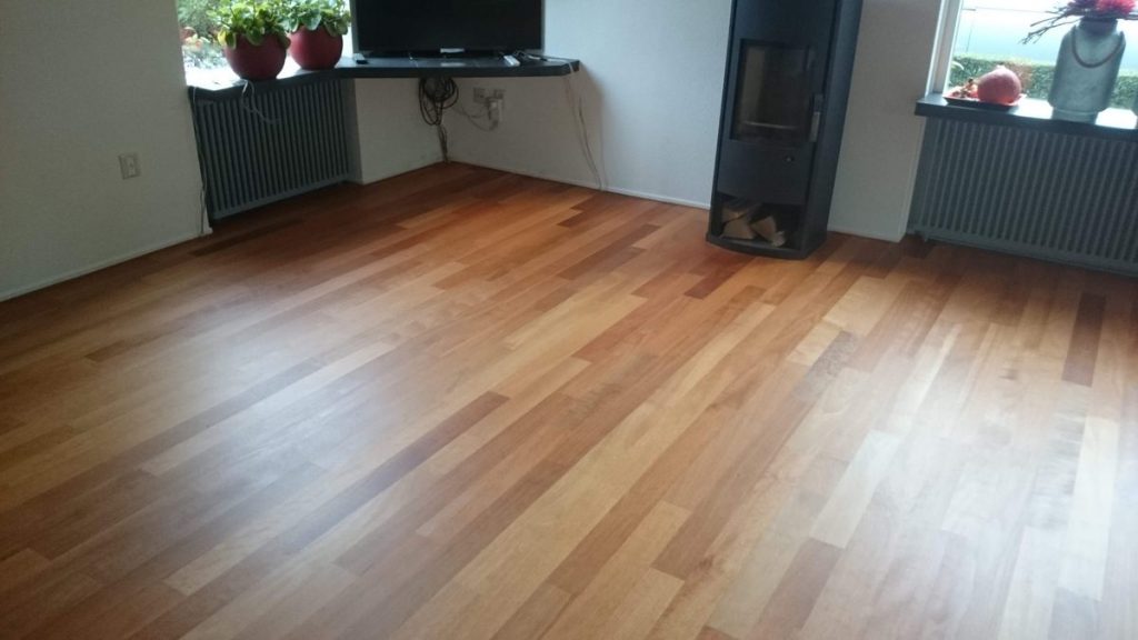 Houten vloer schuren Bergum